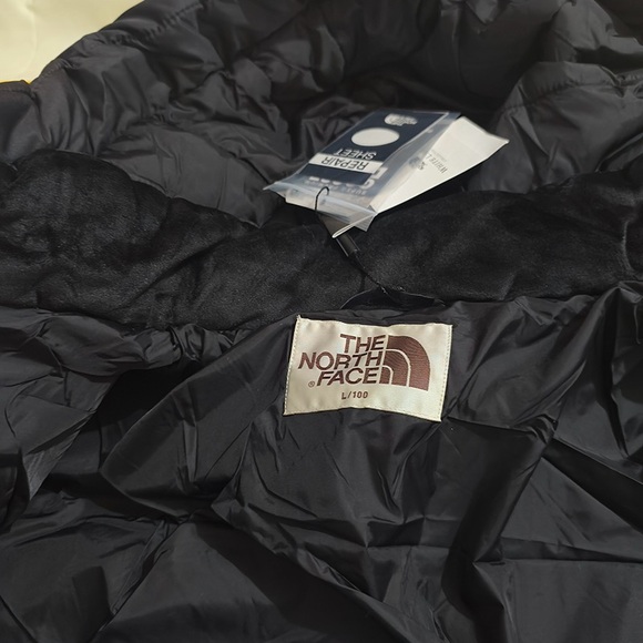 The North Face Black Long Hooded Down Jacket - Picture 9 of 11